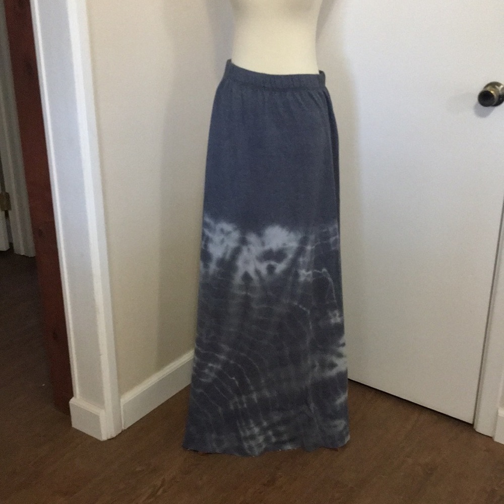 S/M NWOT LOVE TANJANE Skirt FF52